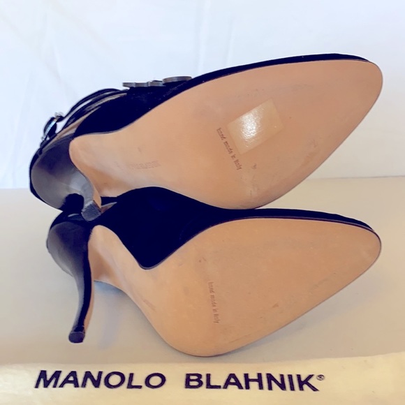 - Manolo Blahnik Black Suede Button Boot Heels 39.5 - Picture 7 of 14